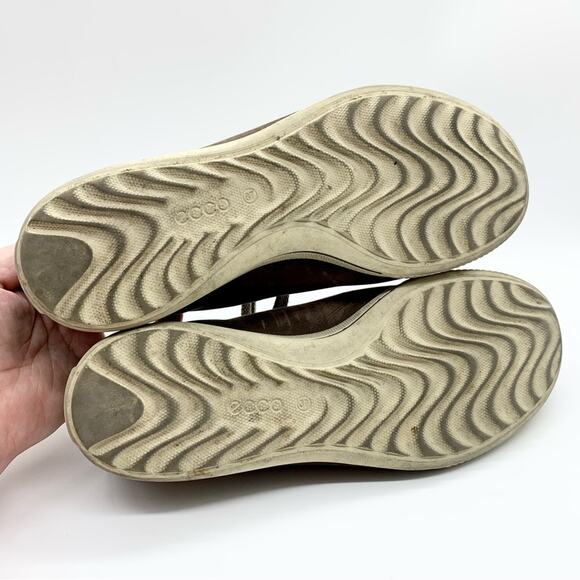 ECCO Crisp Leather Lace Up Sneaker In Taupe Size 37 Preppy Minimalist Coastal - Picture 9 of 13